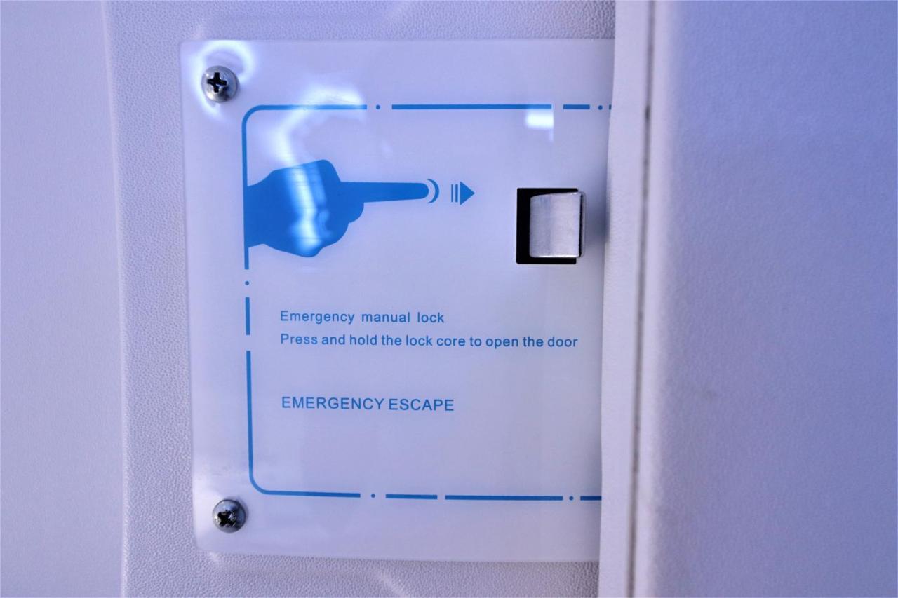 Jc Space Capsule Hotel Kuah Esterno foto