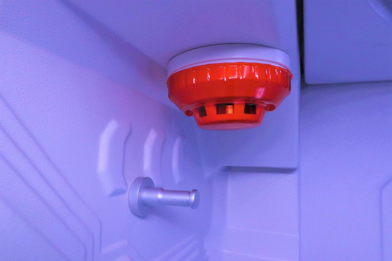 Jc Space Capsule Hotel Kuah Esterno foto