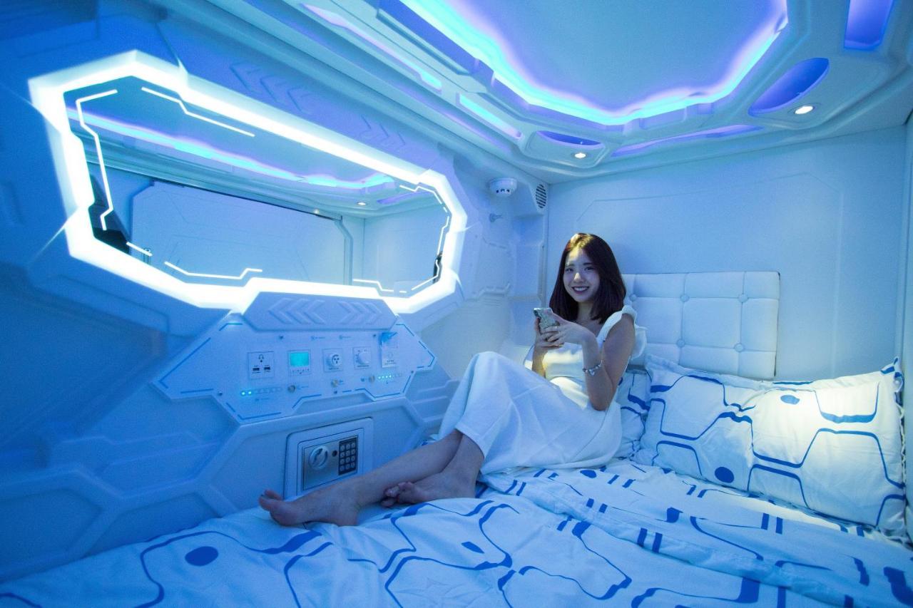 Jc Space Capsule Hotel Kuah Esterno foto